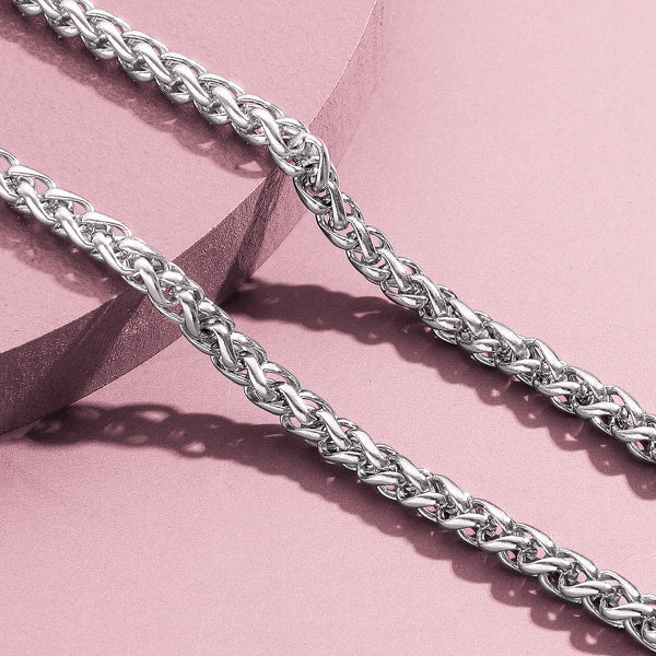 Braided links on a 3mm silver wheat Spiga chain necklace details