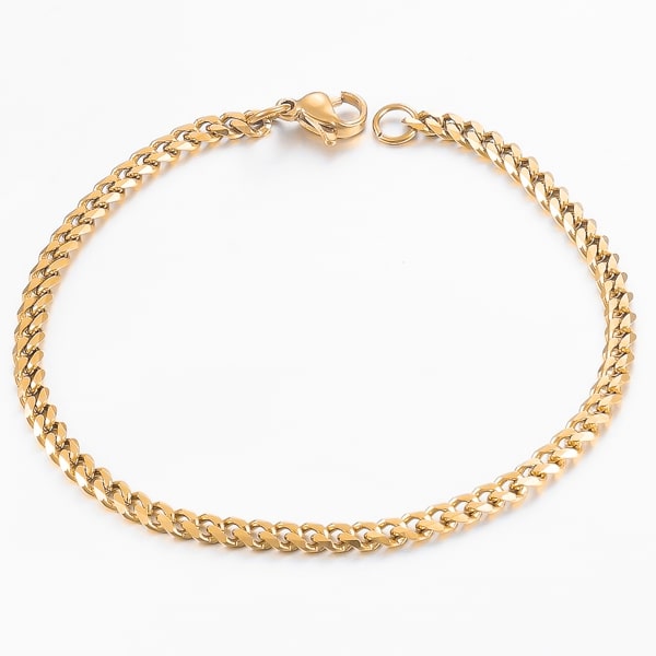 Gold Cuban link chain bracelet detailed display