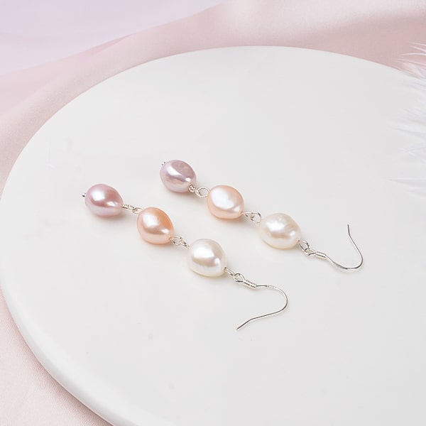 Multicolor triple pearl drop earrings details