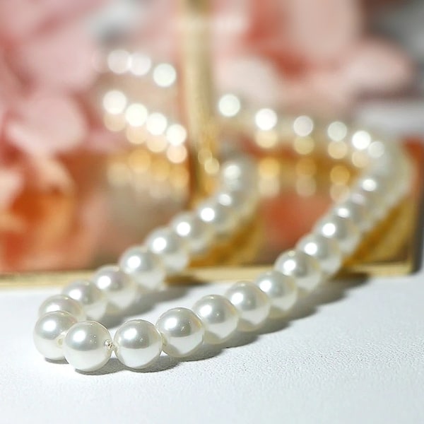 5mm pearl necklace close up details