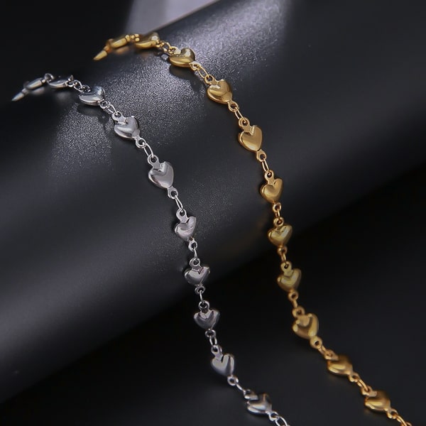 Waterproof and hypoallergenic silver heart chain bracelet