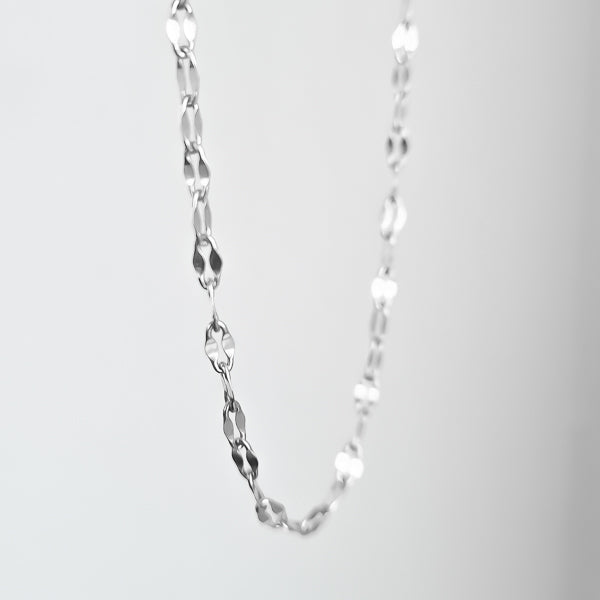 Silver lace chain choker necklace detail