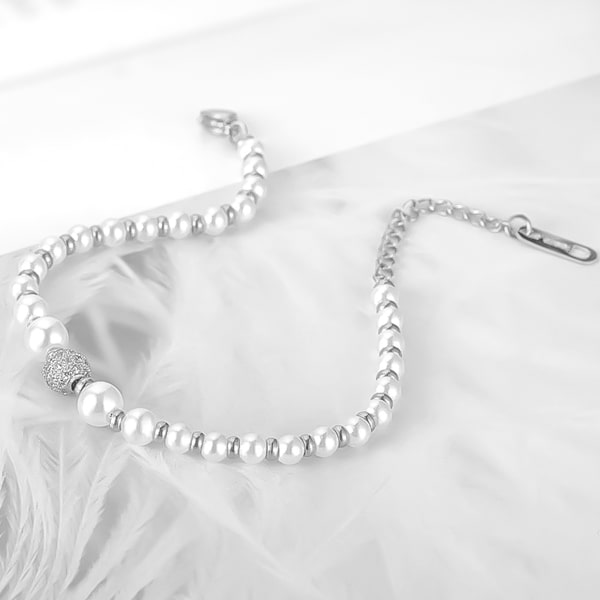 Silver crystal pearl bracelet close up details