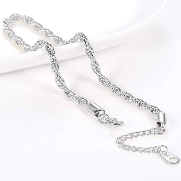 Details of the silver rope chain ankle bracelet