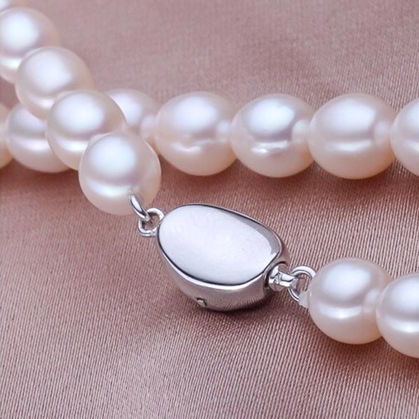 the lock of 7-8mm freshwater pearl necklace