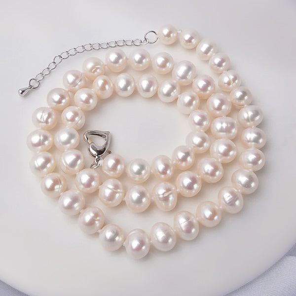 8-9mm freshwater pearl necklace with near round pearls display