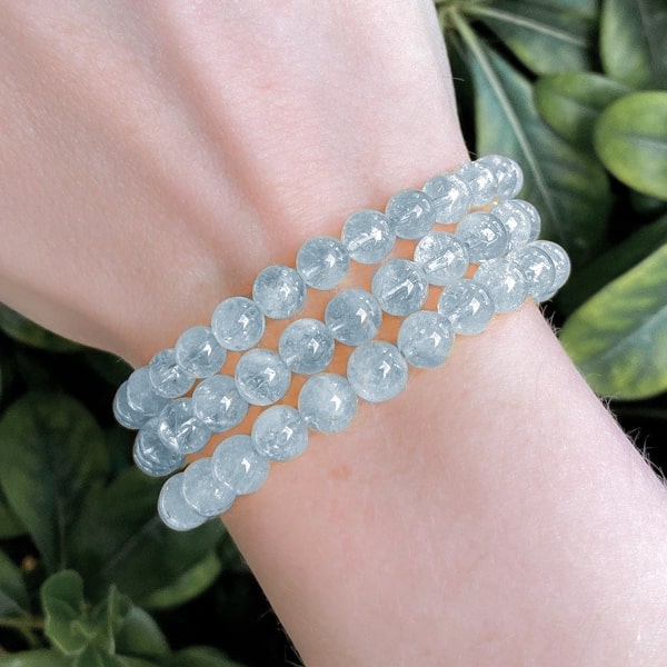 Beaded aquamarine bracelet on a woman's wrist