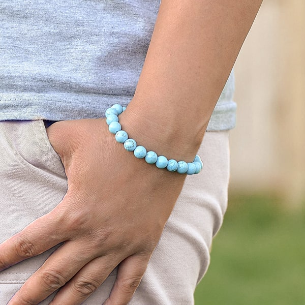 Beaded turquoise bracelet on a woman's wrist
