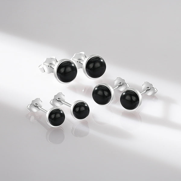 Round stud earrings made of black agate and sterling silver