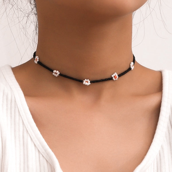 chanel no 5 pearl necklace