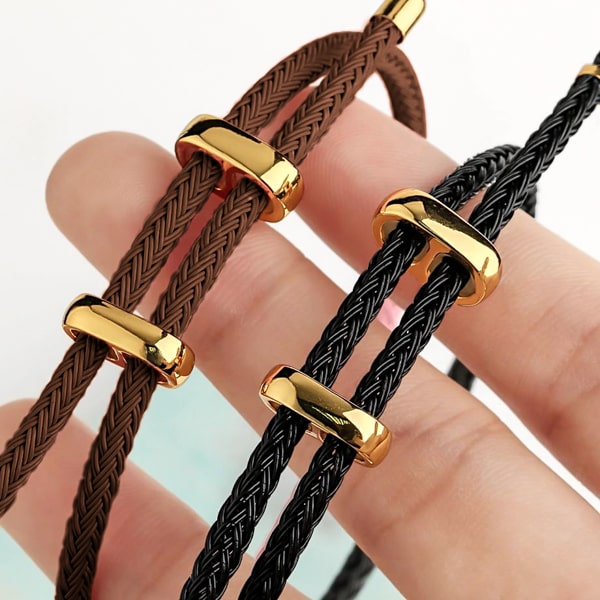Brown elegant rope bracelet details
