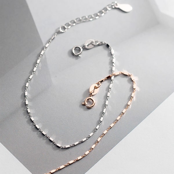 Dainty sterling silver chain bracelet details