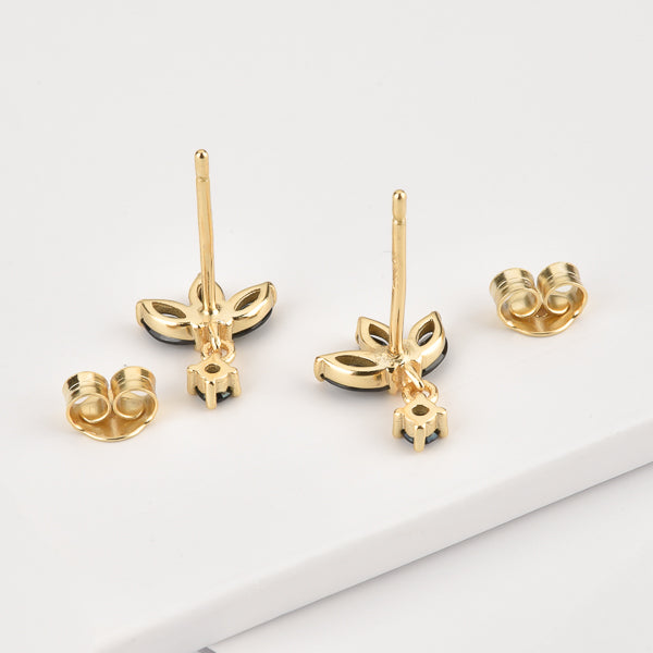 Lotus earrings made of gold vermeil and black stone