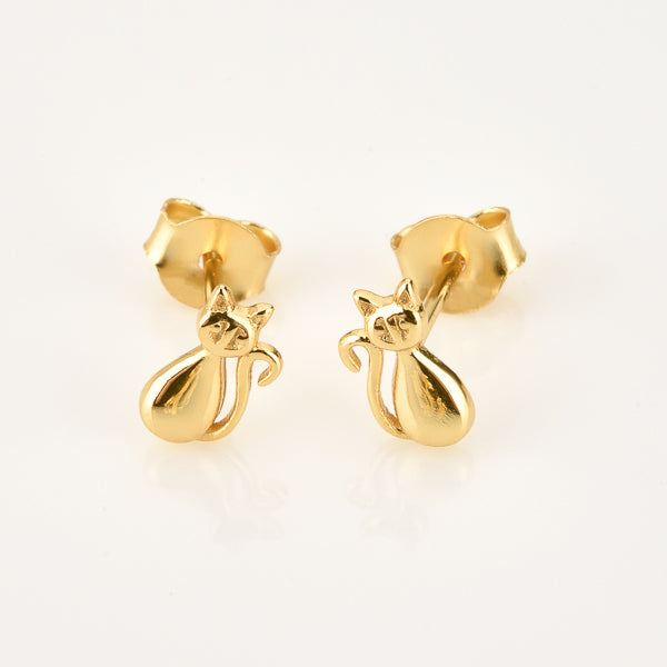 Gold cat stud earrings details