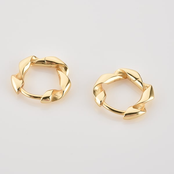 Gold curly hoop earrings details
