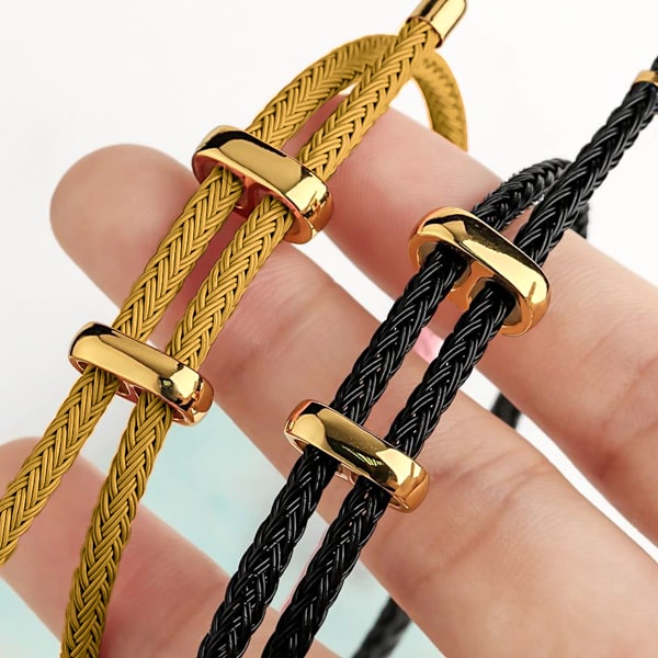 Gold elegant rope bracelet details