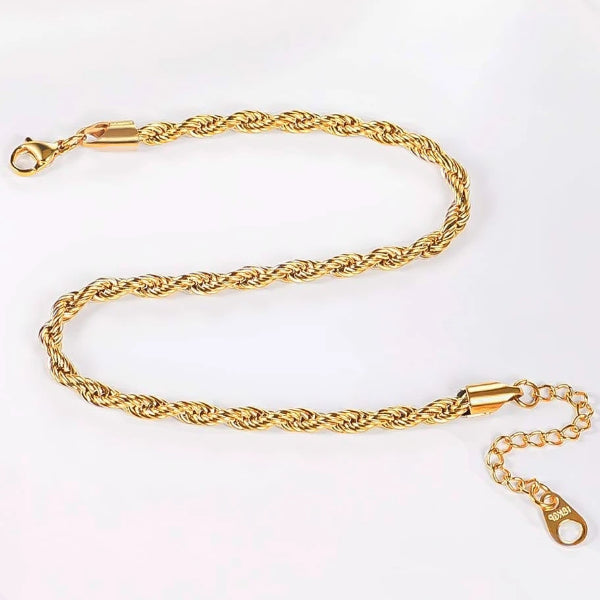 Detailed picture of the gold rope chain ankle bracelet