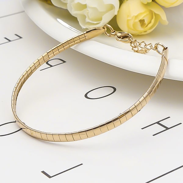 Gold square chain bracelet closeup details