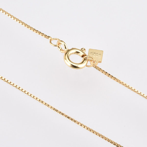 Gold vermeil box chain necklace display
