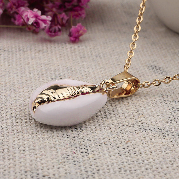 Classy Women Golded Natural Cowrie Shell Necklace