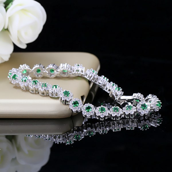 Green halo crystal bracelet close up details