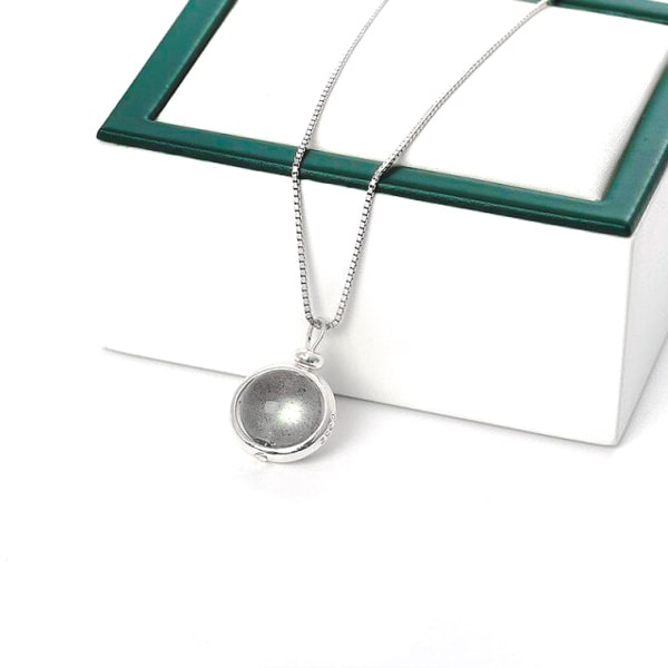 Grey moonstone pendant necklace closeup image