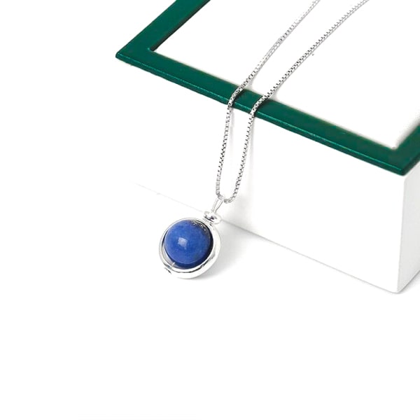 Blue lapis lazuli pendant necklace closeup image