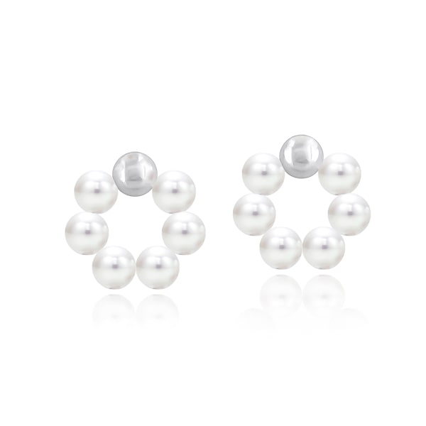 Pearl circle stud earrings