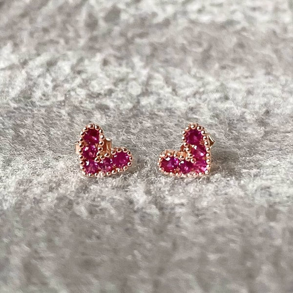 Pink crystal heart stud earrings details