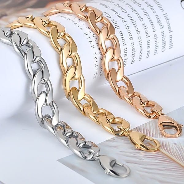 Rose gold chunky Cuban link chain bracelet details