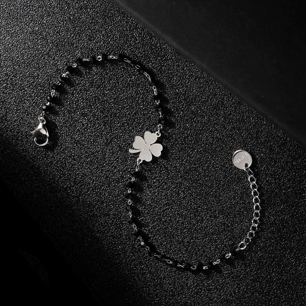 Waterproof silver clover bracelet made of stainless steel and black beads