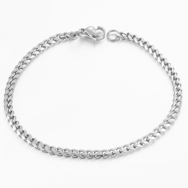 Silver Cuban link chain bracelet detailed display
