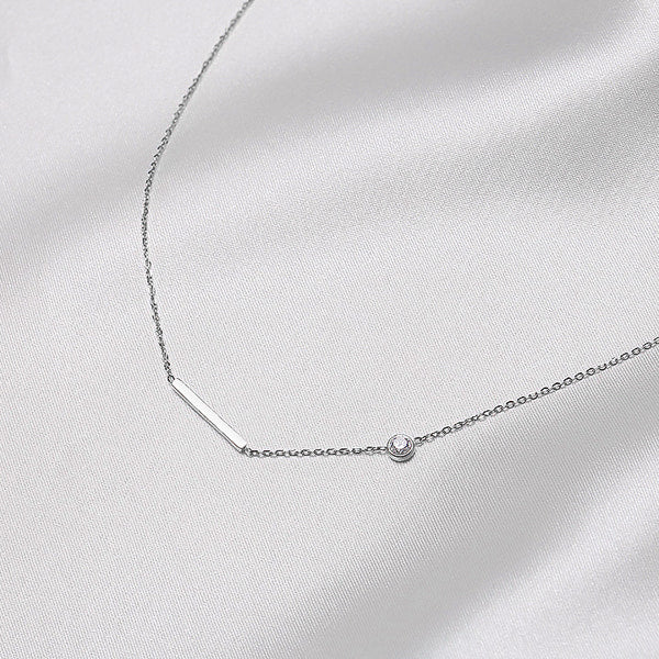 Silver bar necklace details