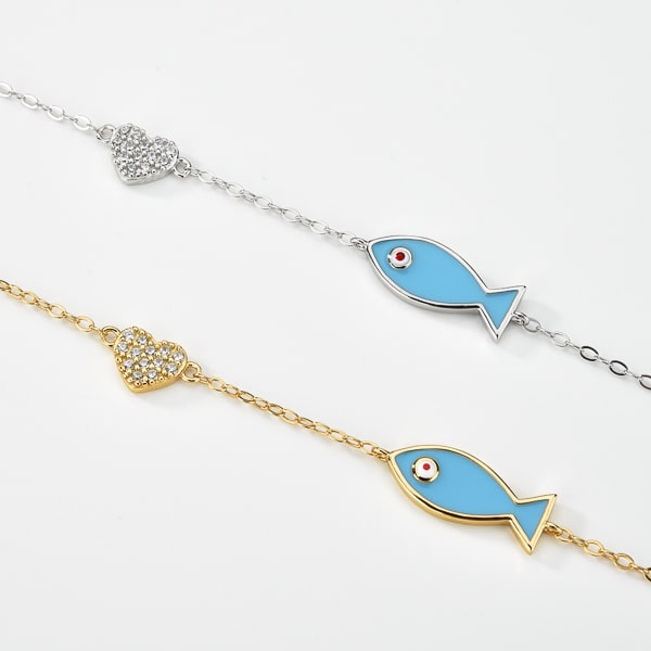 Sterling silver fish bracelet details