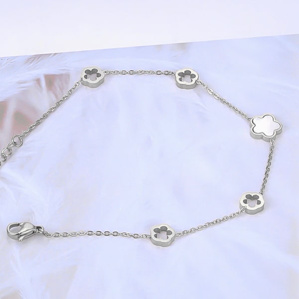 Silver flower chain bracelet close up details