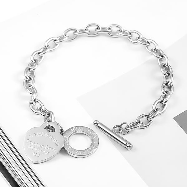 Silver love heart chain bracelet close up details
