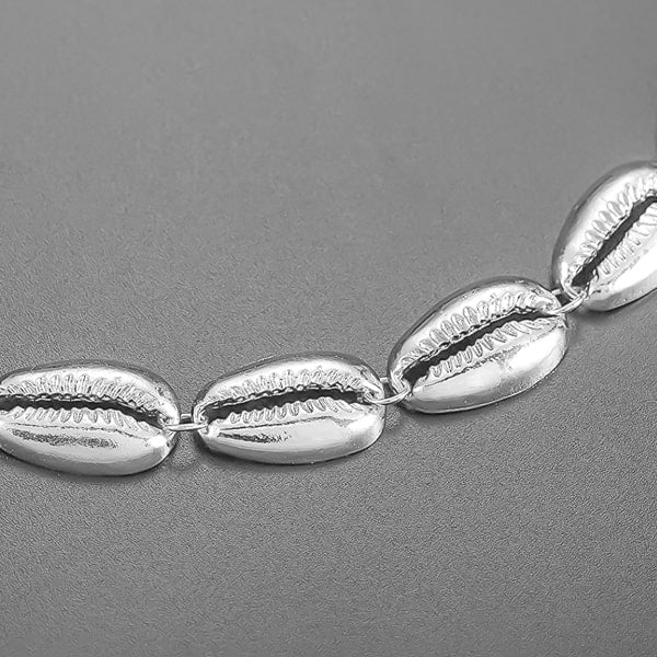 Silver shell ankle bracelet details