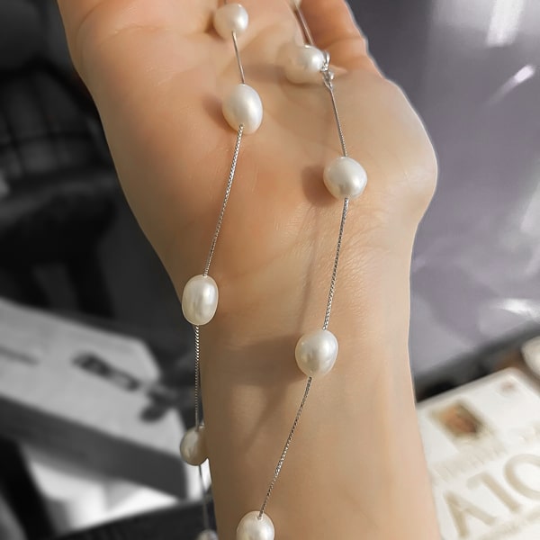 Silver freshwater pearl drop necklace details
