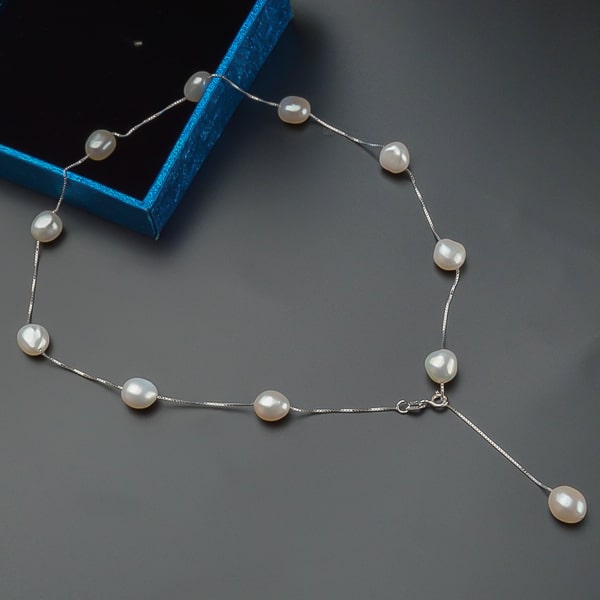 Display of the silver freshwater pearl drop necklace