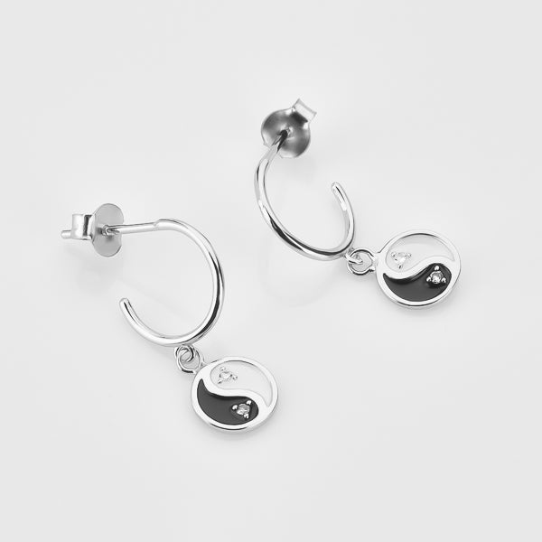 Silver yin yang earrings details